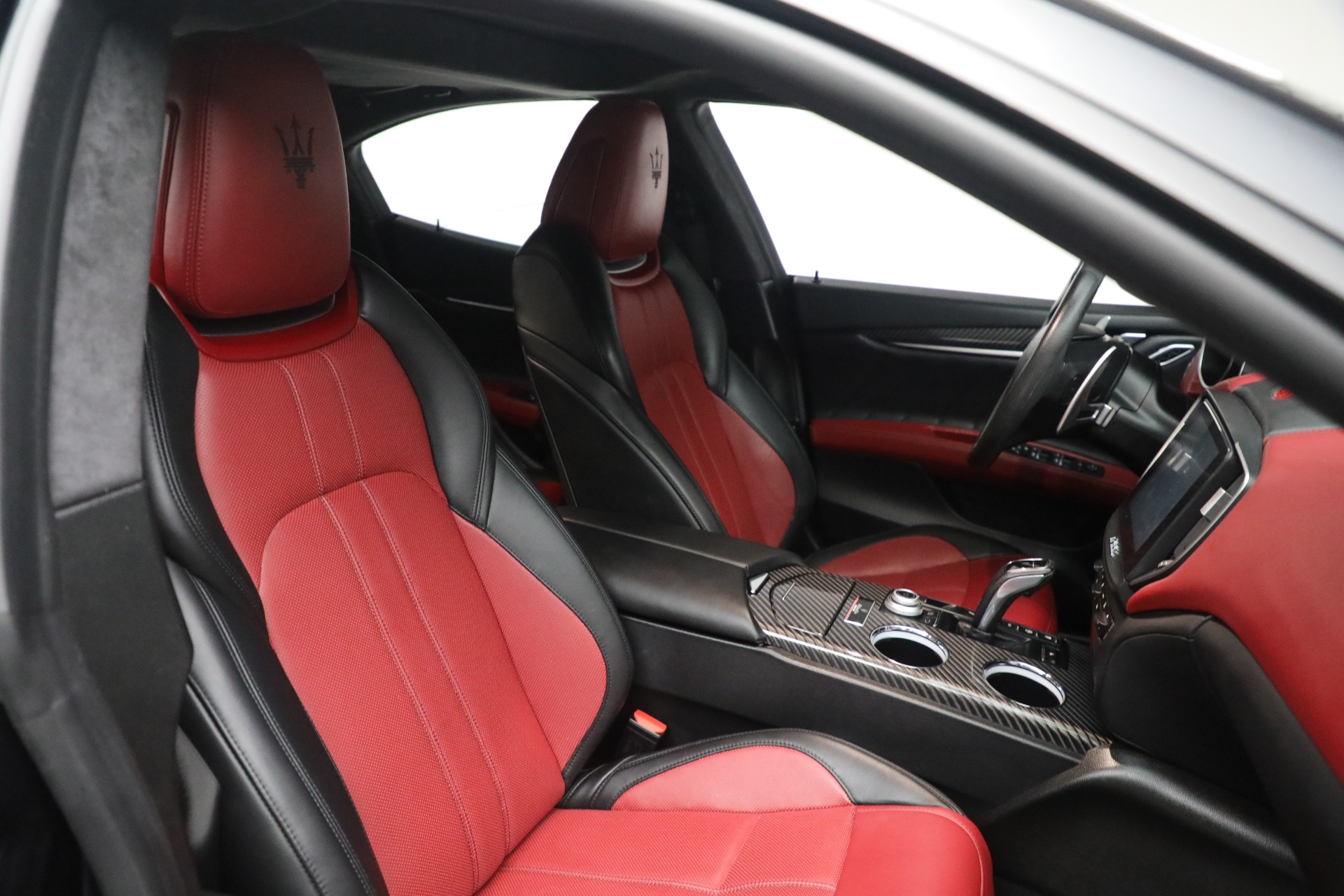 maserati ghibli red interior